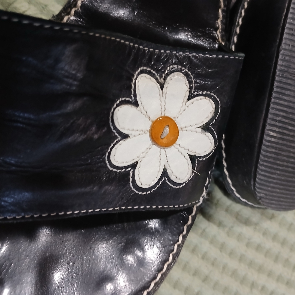 Black Sandals with Red and White Floral Design - Picture 8 of 12